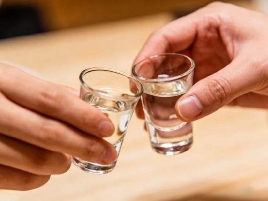 白酒半年报|五粮液核心产品收入规模回到五年前 系列酒大幅萎缩
